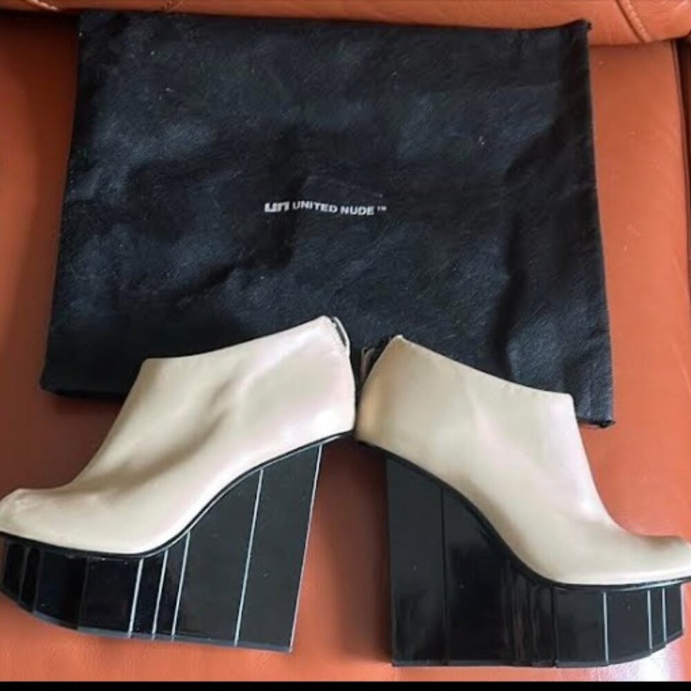 United Nude Platform Heels with original dust bag size 5 never worn